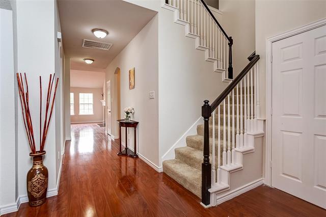 Building Photo - 9840 Cliffside Dr