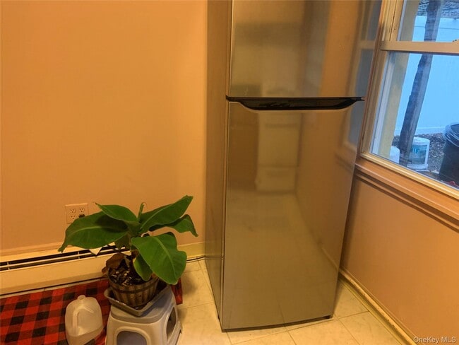 Building Photo - 761 Donlon Ave