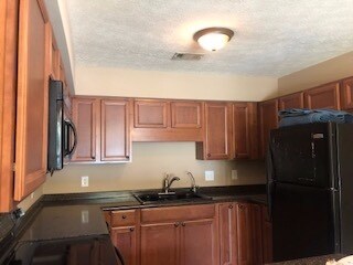 Building Photo - Great duplex on a cul-de-sac