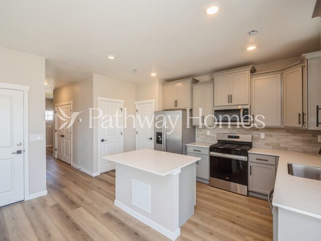Building Photo - 9351 Yampa St