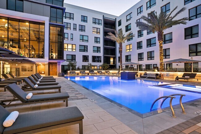 Foto del edificio - 15323 N Scottsdale Rd