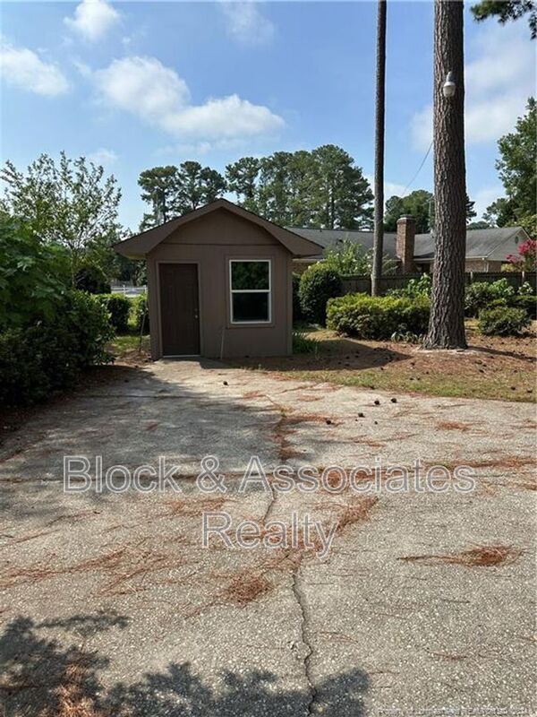 Building Photo - 470 Lennox Dr.