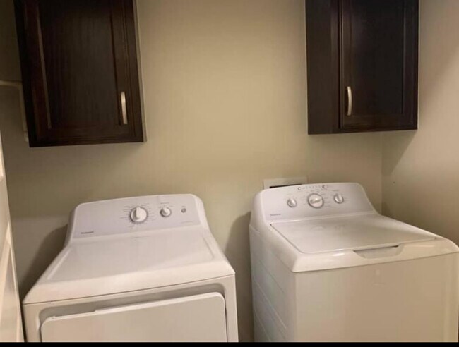 Foto del edificio - 1707 W Smith Dr