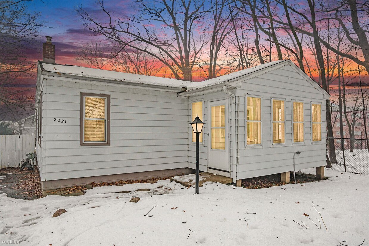 2021 Academy St, Kalamazoo, MI 49006 House Rental in Kalamazoo, MI