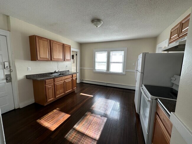 Foto del edificio - 1467 Corbin Ave