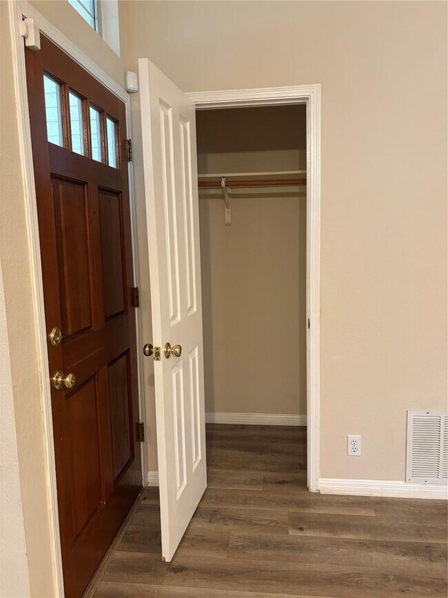 Building Photo - 4500 Abelia Dr