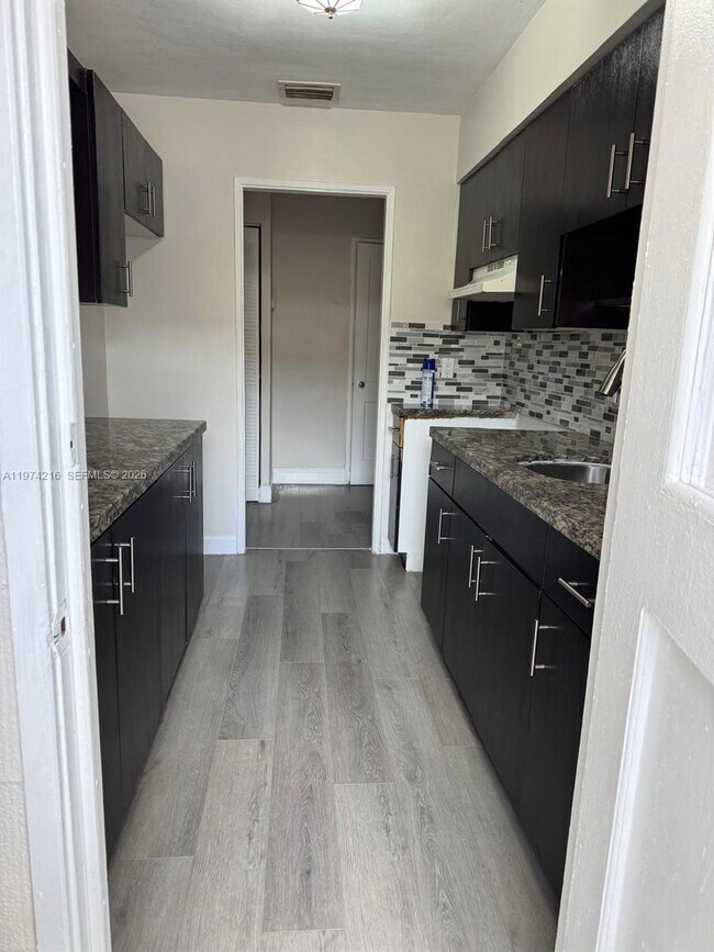 Foto del edificio - 709 NW 1st St