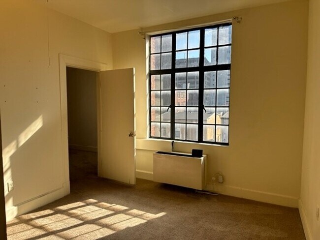 Foto del edificio - 213 N 2nd St