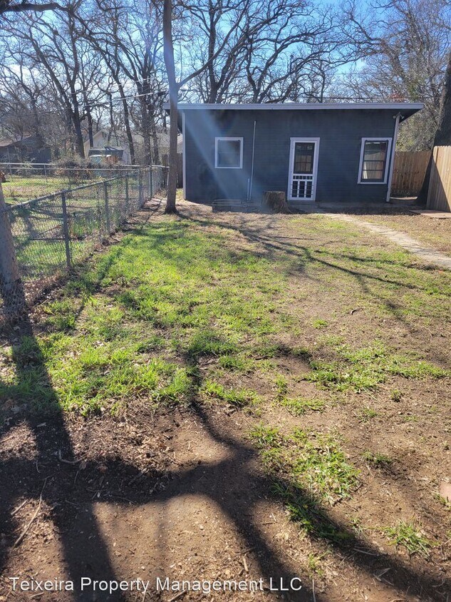 Primary Photo - 1 br, 1 bath House - 1122-1/2 W Park Row D...