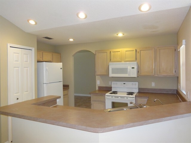 Building Photo - 2116 New Victor Rd