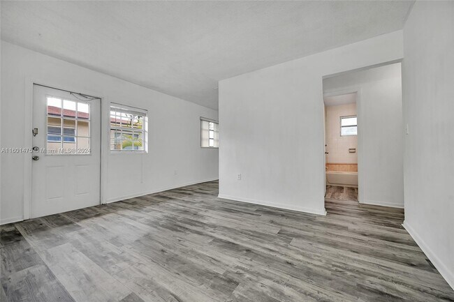 Building Photo - 2506 SW 9th St