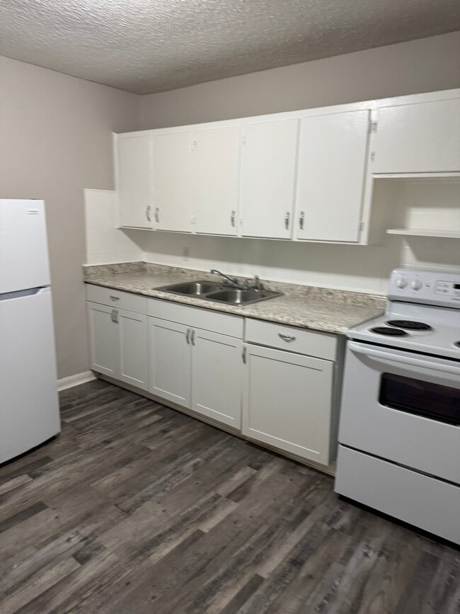 Building Photo - 109 Aventura Ct