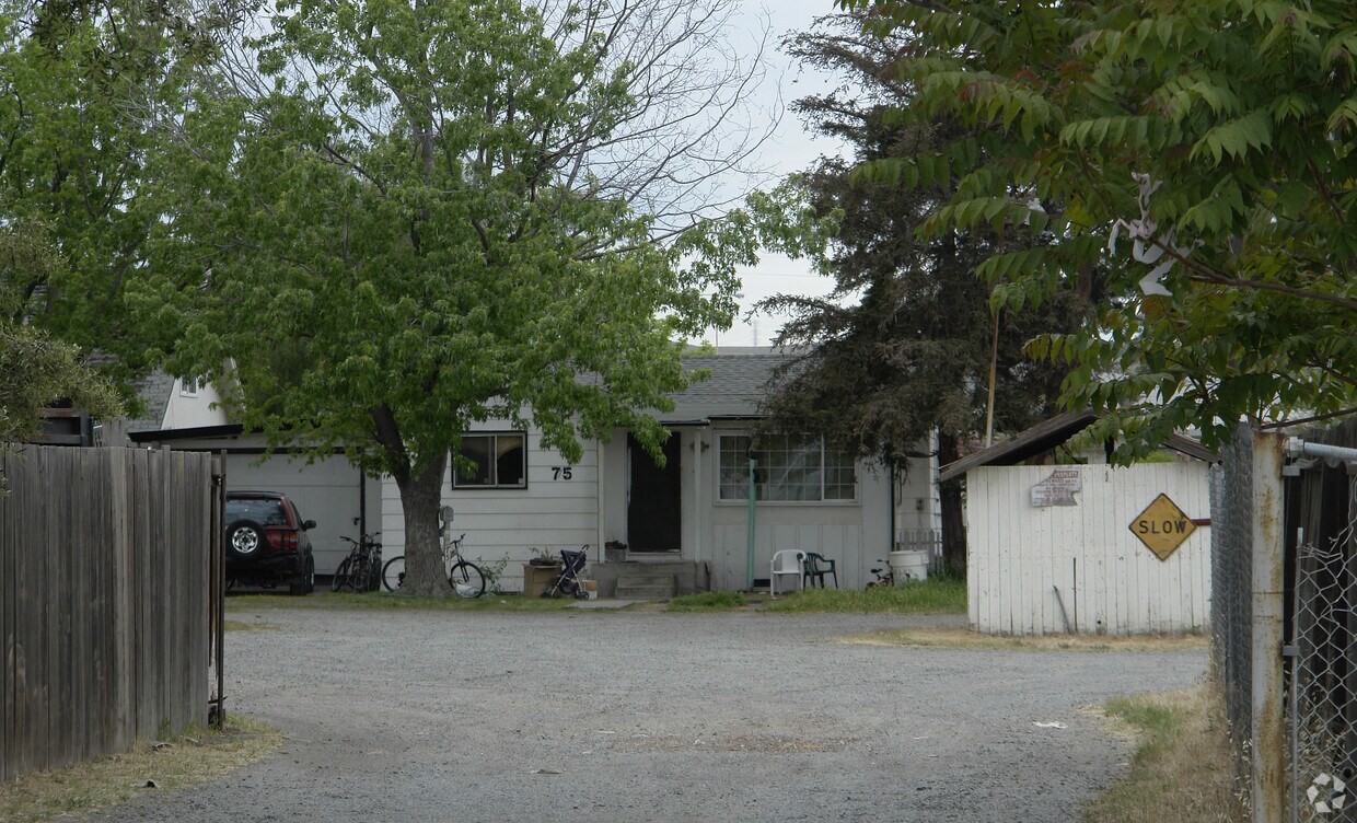 Primary Photo - 73-87 N Broadway