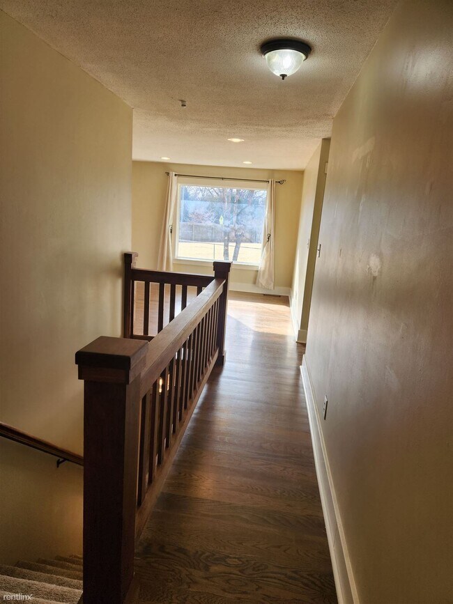 Building Photo - 4 br, 2 bath House - 1414 N Murray Ct