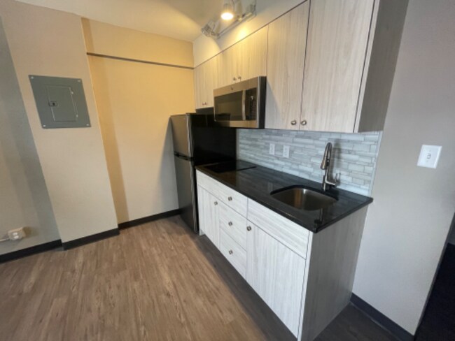 Foto del edificio - 140 S Parkside Dr