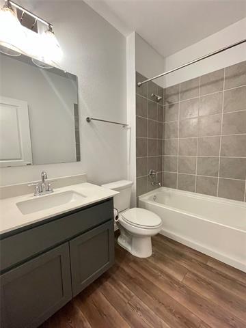 Foto del edificio - 2405 Lovegrass Ln
