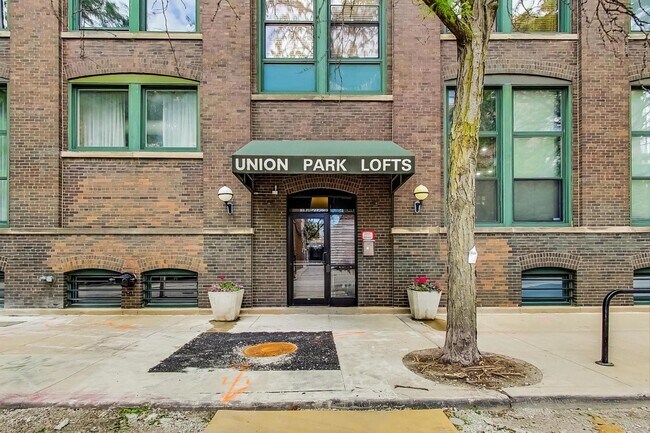 Foto del edificio - 1327 W Washington Blvd