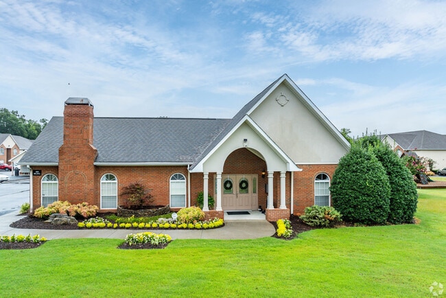Building Photo - Fountain Brook