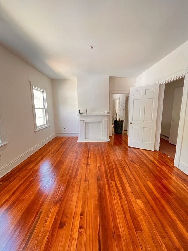 Foto del edificio - 323 N 36th St