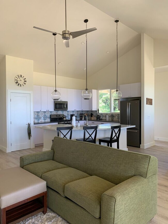 Foto del edificio - New Construction 3 Bedroom 2.5 Bathroom Home In Haena - Gorgeous Ocean View!!