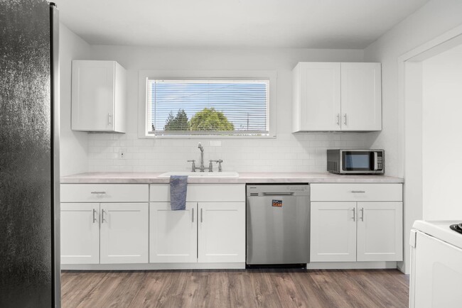 Kitchen - 2612 Cherry St