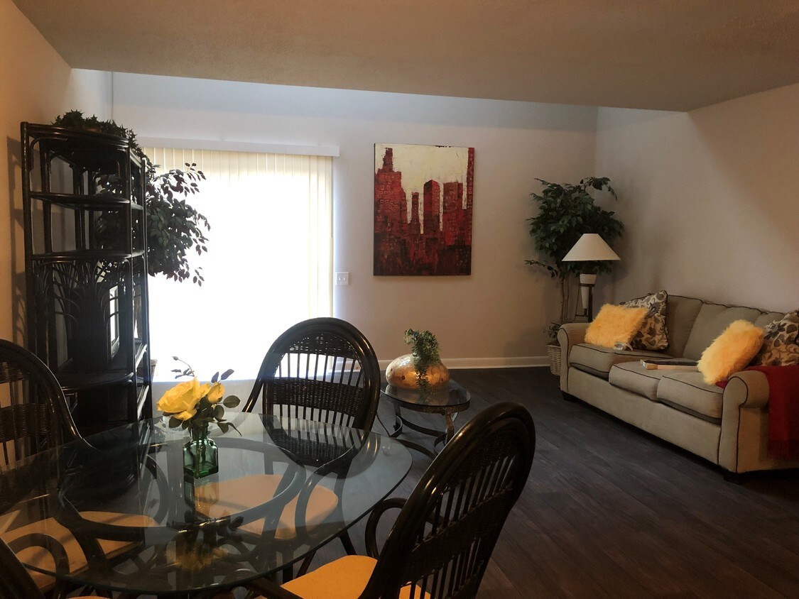 422 Acacia Cir, Fayetteville, NC 28314 Townhome Rentals in