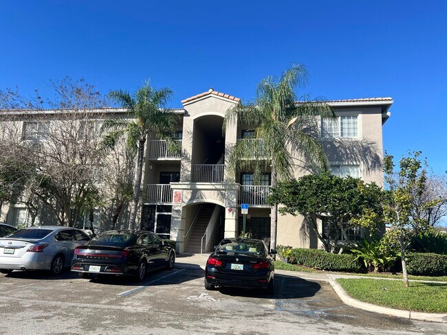 Foto del edificio - 5001 Wiles Rd