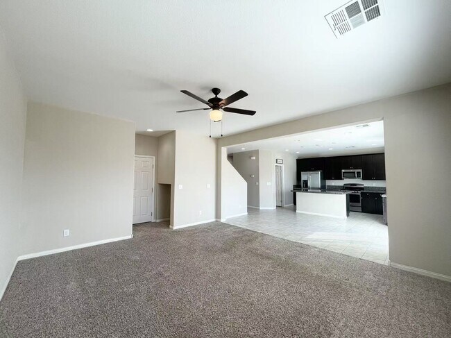 Foto del edificio - Wonderful two story single family house located in a Gated community