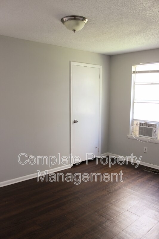 Foto del edificio - 5320 Java Ave