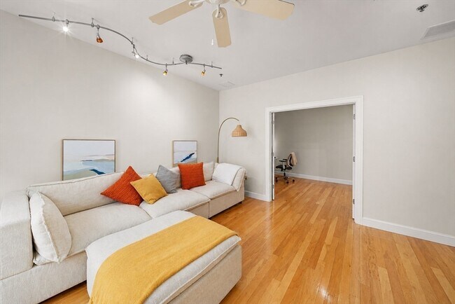 Foto del edificio - 1723 Washington St