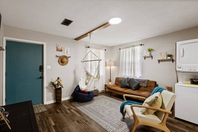 Foto del edificio - 2001 N 61st Ave