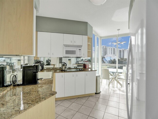 Foto del edificio - 3370 Hidden Bay Dr