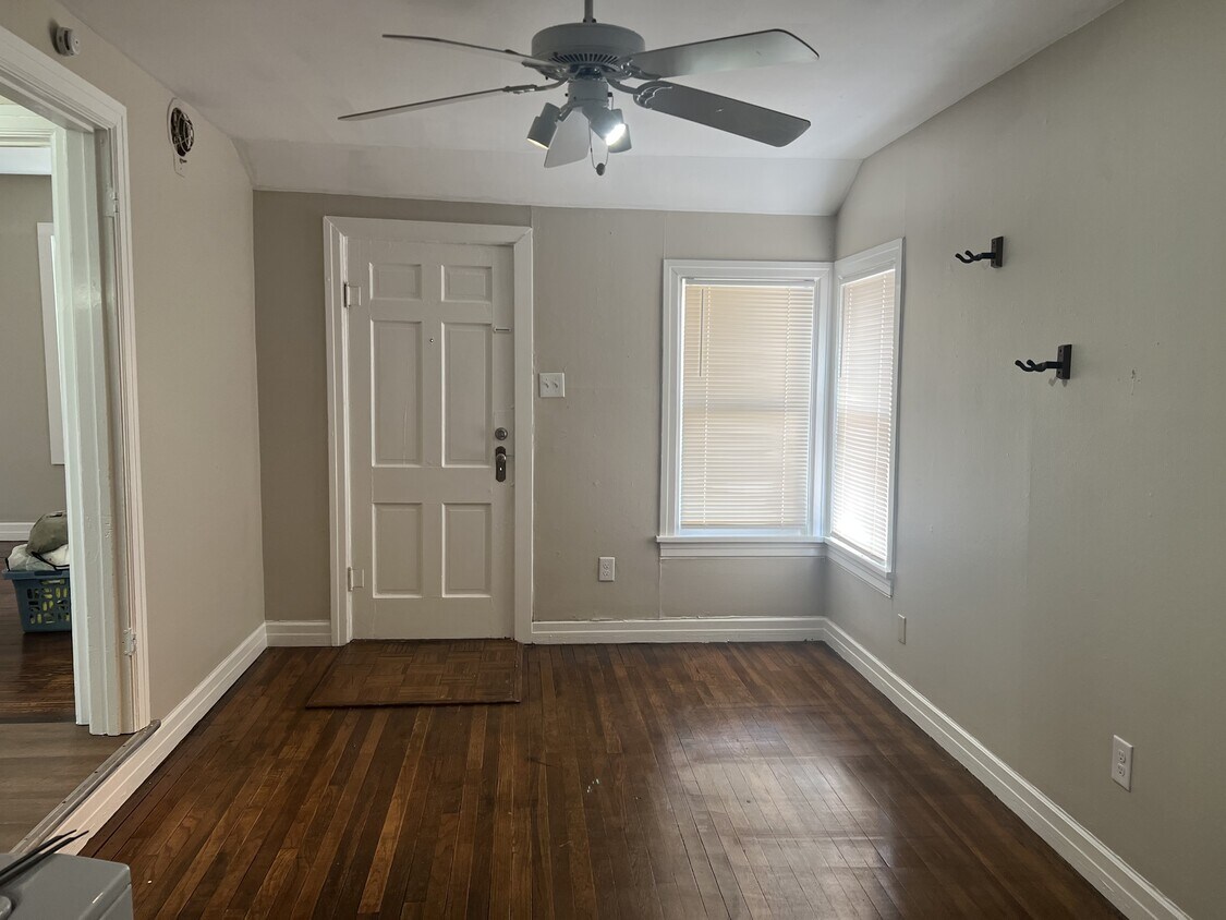 Foto principal - 2708 Avenue V