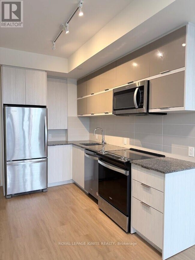 Building Photo - 10 Deerlick Ct