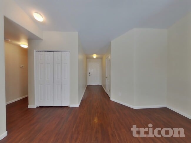 Building Photo - 600 Blue Skies Dr