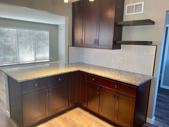 Foto del edificio - 2 Bedroom Single Family Home in Denver