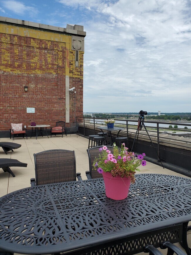 Crescent Lofts Apartments in Davenport, IA