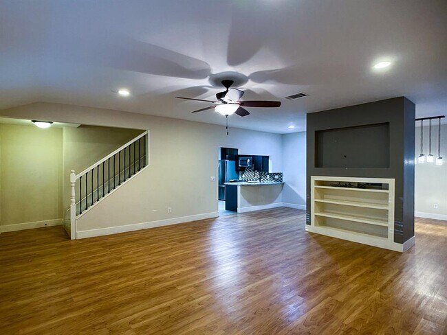 Foto del edificio - 3215 Bayou Crossing