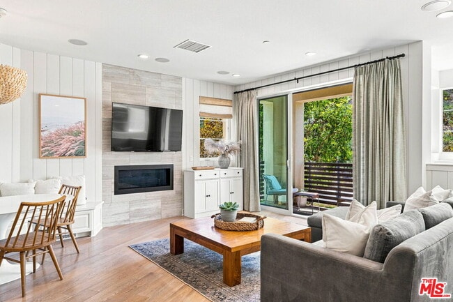 Building Photo - 12876 S Seaglass Cir