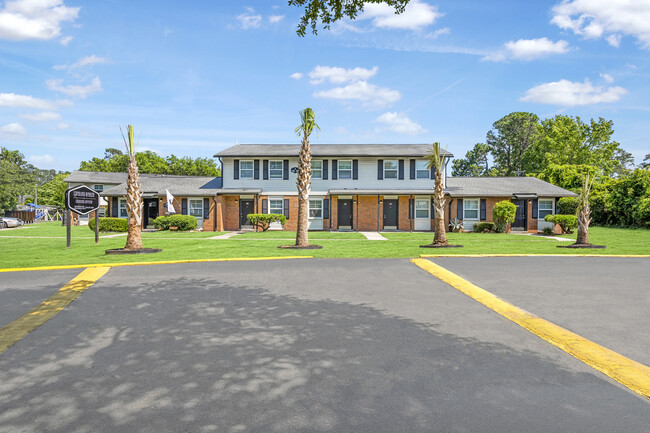 Building Photo - Carolina Breeze Apartments