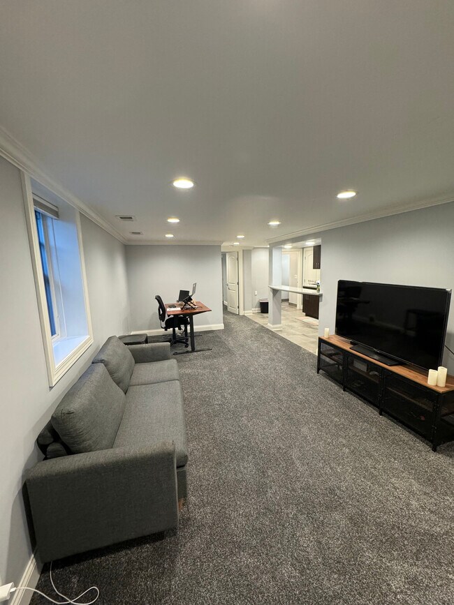 Brightly lit Living / Dining room - 6511 Oliver Ave S