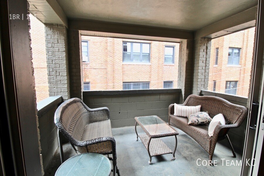 Primary Photo - 710 W 48th St