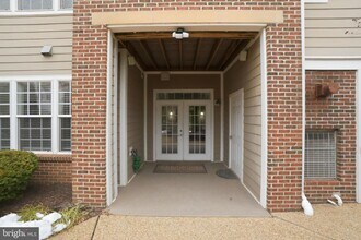 Building Photo - 7871 Rolling Woods Ct