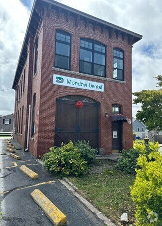 Building Photo - 1190 Stafford Rd