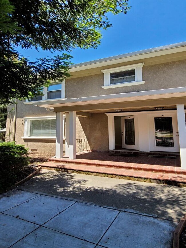 Foto del edificio - 4 bedroom in Berkeley CA 94705