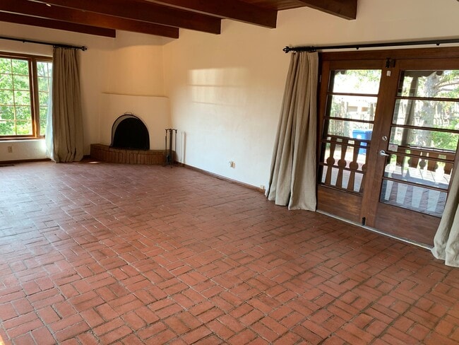Building Photo - 641 Garcia St