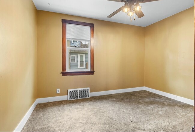 Building Photo - 1015 Bluff St