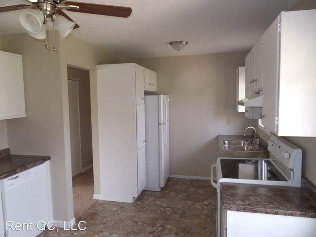 Building Photo - 316 W 61st Pl