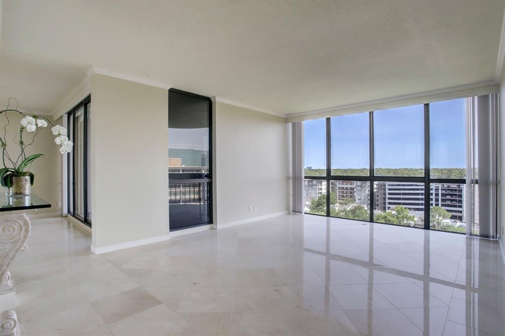 Foto principal - 5001 Woodway Dr