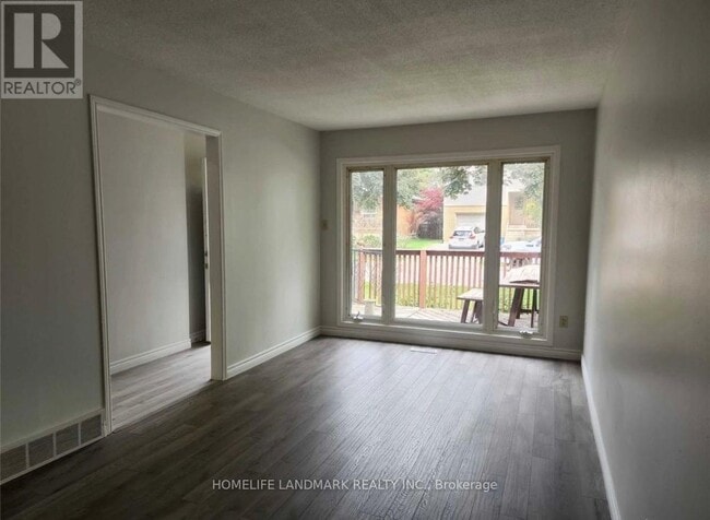 Building Photo - 45 Scotchmere Crescent